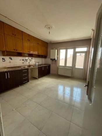 GÜVENAY - ÇORUM UĞUR MUMCU CADDESİ ÜZERİ SATILIK 2+1 DAİRE
