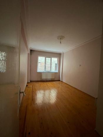 GÜVENAY - ÇORUM UĞUR MUMCU CADDESİ ÜZERİ SATILIK 2+1 DAİRE