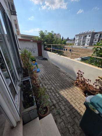 GÖNYELİ 'DE TÜRK MALI SATILIK ZEMİN KAT DAİRE