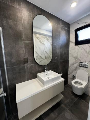 KKTC GİRNE MERKEZDE YENİ BİNADA SATILIK EŞYALI 2+1 DAİRE