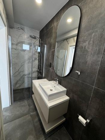 KKTC GİRNE MERKEZDE YENİ BİNADA SATILIK EŞYALI 2+1 DAİRE