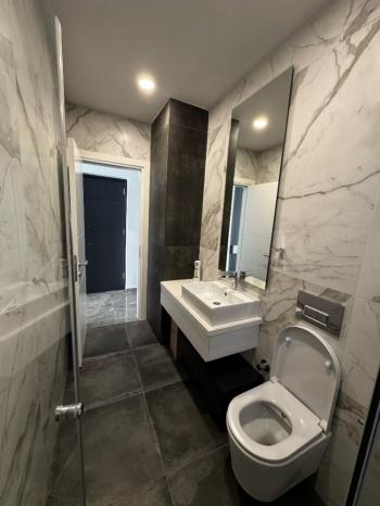 KKTC GİRNE MERKEZDE YENİ BİNADA SATILIK EŞYALI 2+1 DAİRE