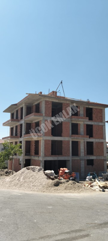 AFYON ÜÇOK EMLAKTAN KANLICA MAH SATILIK SIFIR YAPIM AŞAMASINDA 2+1 DAİRELER