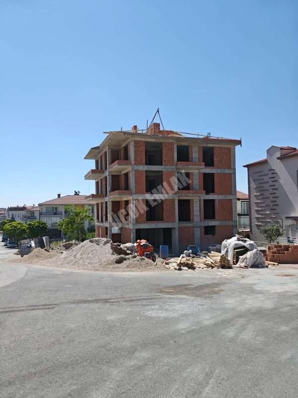 AFYON ÜÇOK EMLAKTAN KANLICA MAH SATILIK SIFIR YAPIM AŞAMASINDA 2+1 DAİRELER