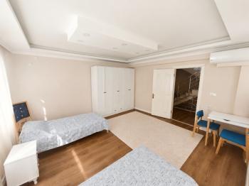 Didim Hisar Mahallesi HSM Villaları’nda Ortak Havuzlu, Yenilenmiş 5+1 Satılık Villa