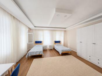 Didim Hisar Mahallesi HSM Villaları’nda Ortak Havuzlu, Yenilenmiş 5+1 Satılık Villa