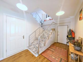 Didim Hisar Mahallesi HSM Villaları’nda Ortak Havuzlu, Yenilenmiş 5+1 Satılık Villa