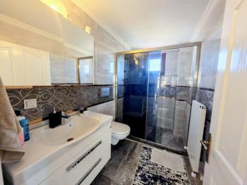 Didim Hisar Mahallesi HSM Villaları’nda Ortak Havuzlu, Yenilenmiş 5+1 Satılık Villa