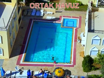 Didim Hisar Mahallesi HSM Villaları’nda Ortak Havuzlu, Yenilenmiş 5+1 Satılık Villa