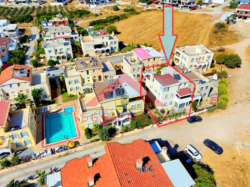 Didim Hisar Mahallesi HSM Villaları’nda Ortak Havuzlu, Yenilenmiş 5+1 Satılık Villa