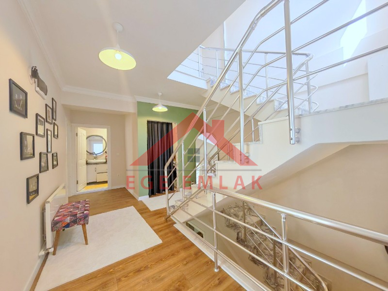 Didim Hisar Mahallesi HSM Villaları’nda Ortak Havuzlu, Yenilenmiş 5+1 Satılık Villa