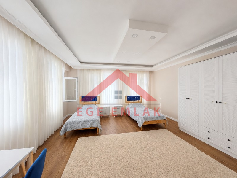 Didim Hisar Mahallesi HSM Villaları’nda Ortak Havuzlu, Yenilenmiş 5+1 Satılık Villa