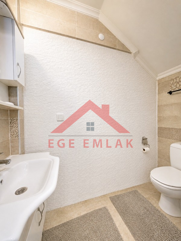 Didim Hisar Mahallesi HSM Villaları’nda Ortak Havuzlu, Yenilenmiş 5+1 Satılık Villa