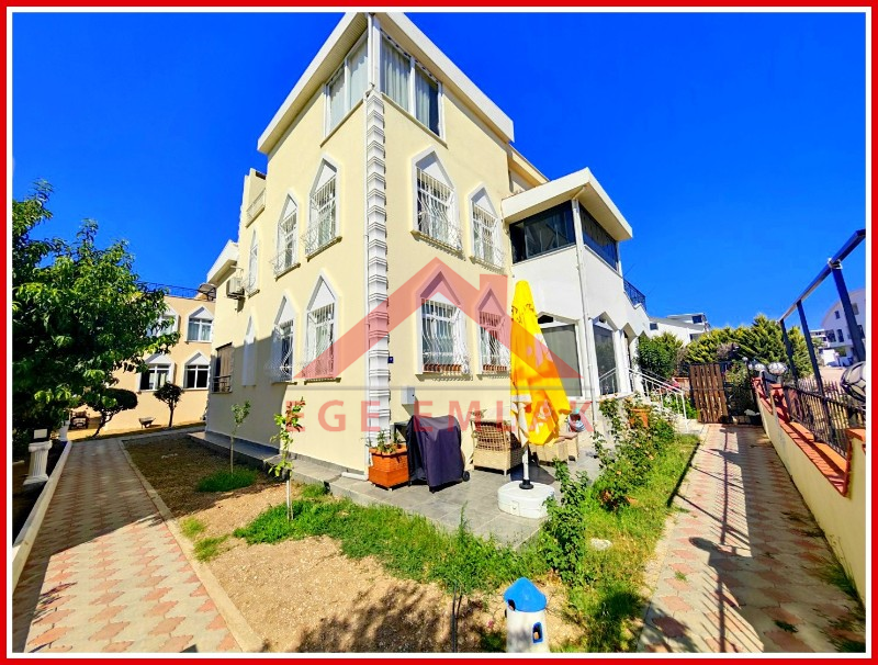 Didim Hisar Mahallesi HSM Villaları’nda Ortak Havuzlu, Yenilenmiş 5+1 Satılık Villa