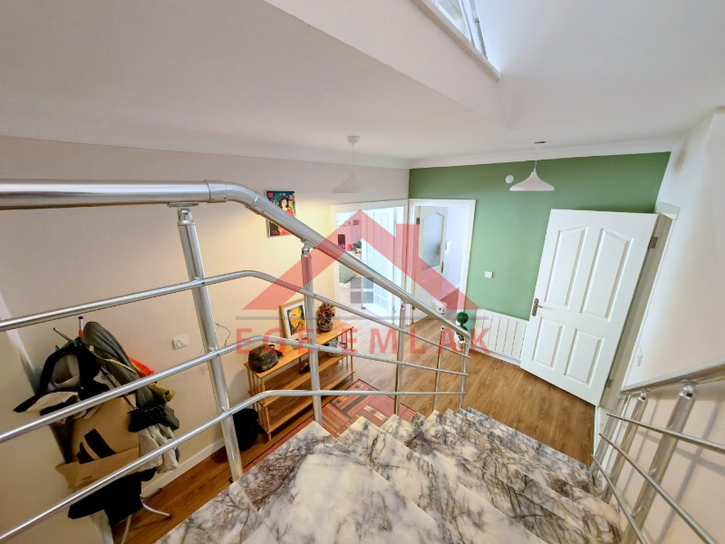 Didim Hisar Mahallesi HSM Villaları’nda Ortak Havuzlu, Yenilenmiş 5+1 Satılık Villa