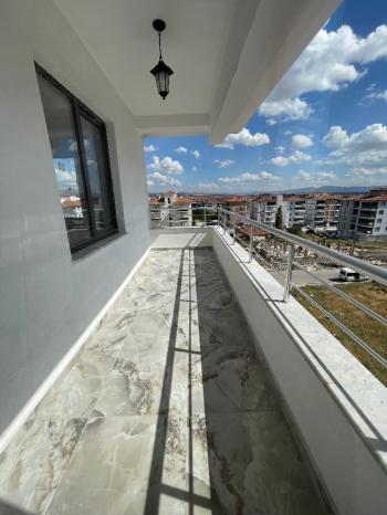 Güvenay - Çorum Bayat Gediği Kerebi Gazi Camii Civarı 3+1 Satılık Daire 