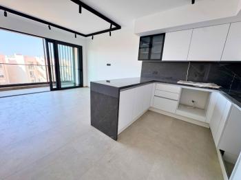 Tek Yetkili Kaçırılmayacak Fırsat Kıbrıs Girne Esentepe de Türk Tapulu Denize Sıfır Case Del Mare  Satılık 1+1 Penthouse