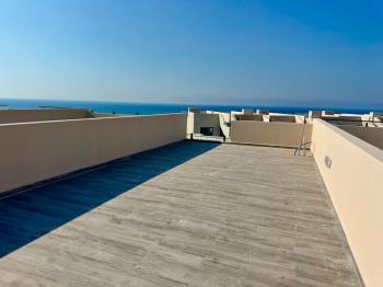Tek Yetkili Kaçırılmayacak Fırsat Kıbrıs Girne Esentepe de Türk Tapulu Denize Sıfır Case Del Mare  Satılık 1+1 Penthouse
