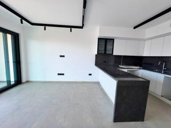 Tek Yetkili Kaçırılmayacak Fırsat Kıbrıs Girne Esentepe de Türk Tapulu Denize Sıfır Case Del Mare  Satılık 1+1 Penthouse