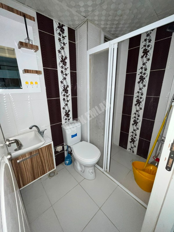 AFYON ÜÇOK EMLAKTAN ERENLER MAH 2+0 50M² TEMİZ BAKIMLI FULL EŞYALI SATILIK DAİRE