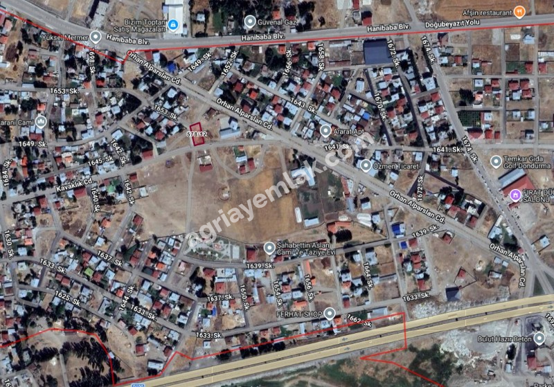 BULUT MAH. BİZİM TOPTANIN KARŞI TARAFINDA SATILIK 672 M2 KÖŞEBAŞI ARSA