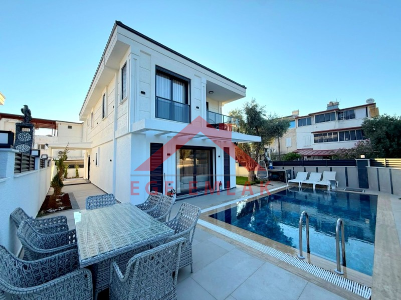 Didim'de Satılık Tam Müstakil 4+1 Villa