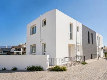 Lefkoşa Gönyeli’de Türk Koçanlı Satılık 3+1 İkiz Villa