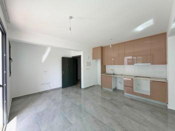 Kıbrıs Girne Çatalköy de Satılık Yeni 1+1 Ana Caddeye Yakın Daire