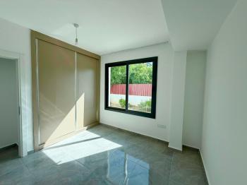 Kıbrıs Girne Çatalköy de Satılık Yeni 1+1 Ana Caddeye Yakın Daire