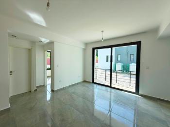 Kıbrıs Girne Çatalköy de Satılık Yeni 1+1 Ana Caddeye Yakın Daire