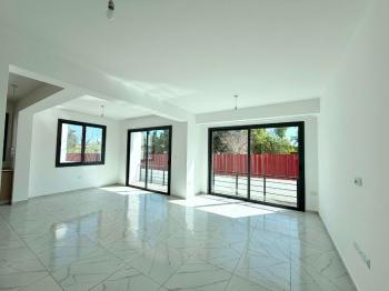 Kıbrıs Girne Çatalköy de Satılık Yeni 2+1 Ana Caddeye Yakın Daire
