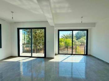 Kıbrıs Girne Çatalköy de Satılık Yeni 2+1 Ana Caddeye Yakın Daire