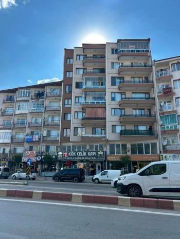 * AFYON ÜÇOK EMLAKTAN CUMHURİYET MAH 3+1 125M² ASANSÖRLÜ TEMİZ BAKIMLI SATILIK DAİRE *