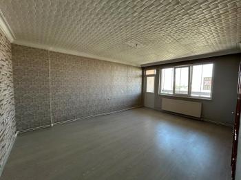 * AFYON ÜÇOK EMLAKTAN CUMHURİYET MAH 3+1 125M² ASANSÖRLÜ TEMİZ BAKIMLI SATILIK DAİRE *