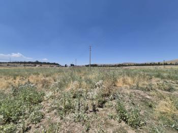 AFYON ÜÇOK EMLAKTAN SİNANPAŞA BOZKIR MEVKİNDE 673M² SATILIK ARSA 