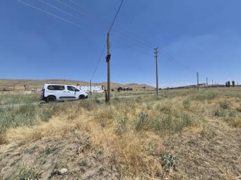 AFYON ÜÇOK EMLAKTAN SİNANPAŞA BOZKIR MEVKİNDE 673M² SATILIK ARSA 