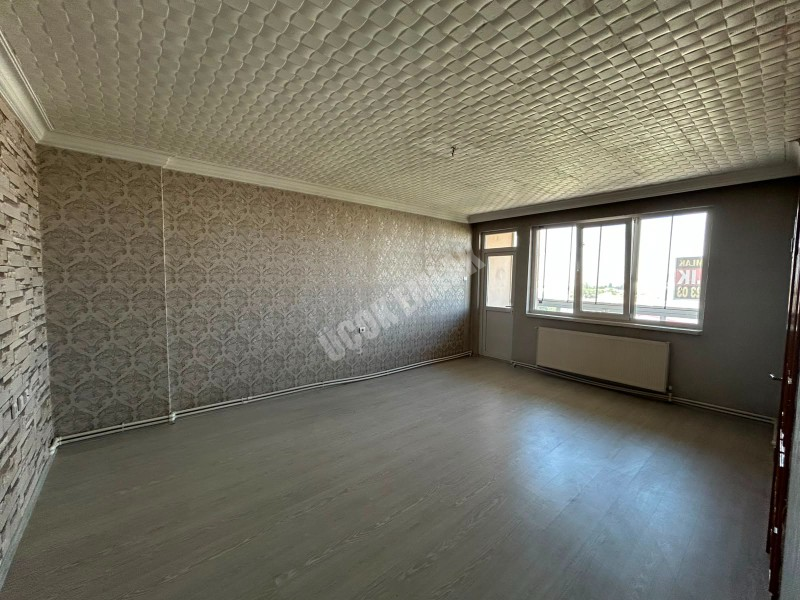 * AFYON ÜÇOK EMLAKTAN CUMHURİYET MAH 3+1 125M² ASANSÖRLÜ TEMİZ BAKIMLI SATILIK DAİRE *