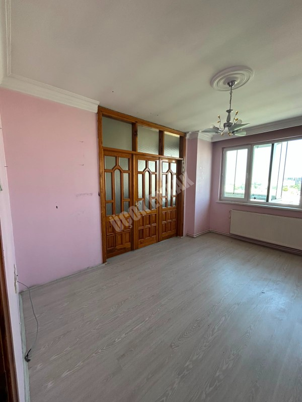 * AFYON ÜÇOK EMLAKTAN CUMHURİYET MAH 3+1 125M² ASANSÖRLÜ TEMİZ BAKIMLI SATILIK DAİRE *