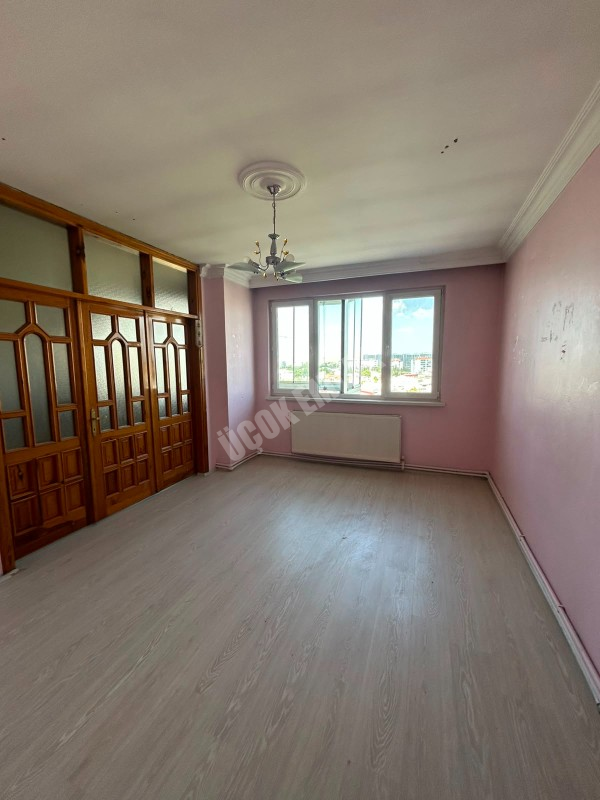 * AFYON ÜÇOK EMLAKTAN CUMHURİYET MAH 3+1 125M² ASANSÖRLÜ TEMİZ BAKIMLI SATILIK DAİRE *