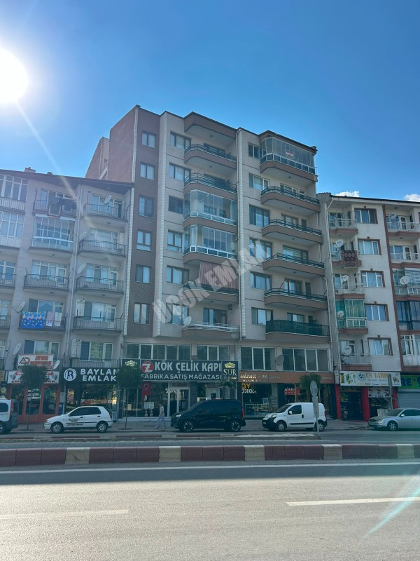 * AFYON ÜÇOK EMLAKTAN CUMHURİYET MAH 3+1 125M² ASANSÖRLÜ TEMİZ BAKIMLI SATILIK DAİRE *