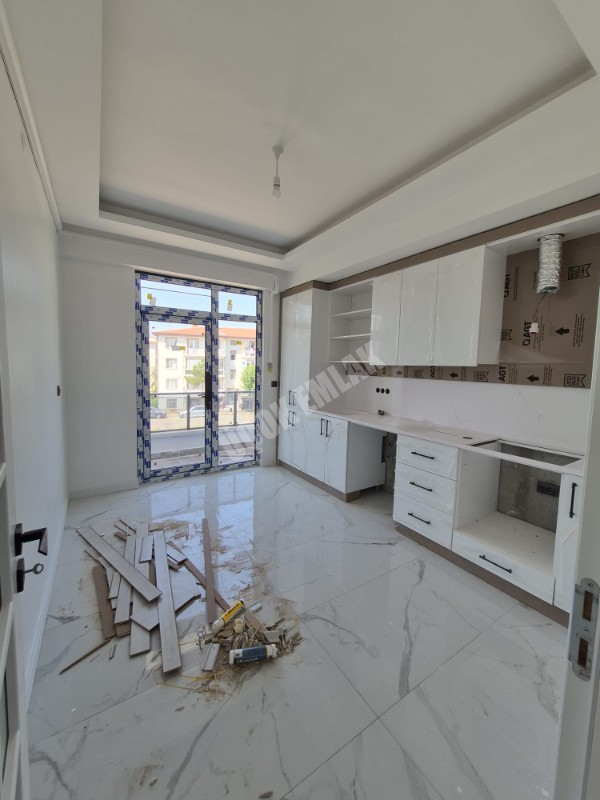 AFYON ÜÇOK EMLAKTAN ESENTEPE MAH  3+1 105M² SATILLIK SIFIR DAİRELER 