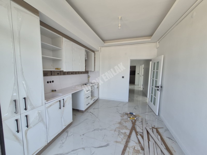 AFYON ÜÇOK EMLAKTAN ESENTEPE MAH  3+1 105M² SATILLIK SIFIR DAİRELER 
