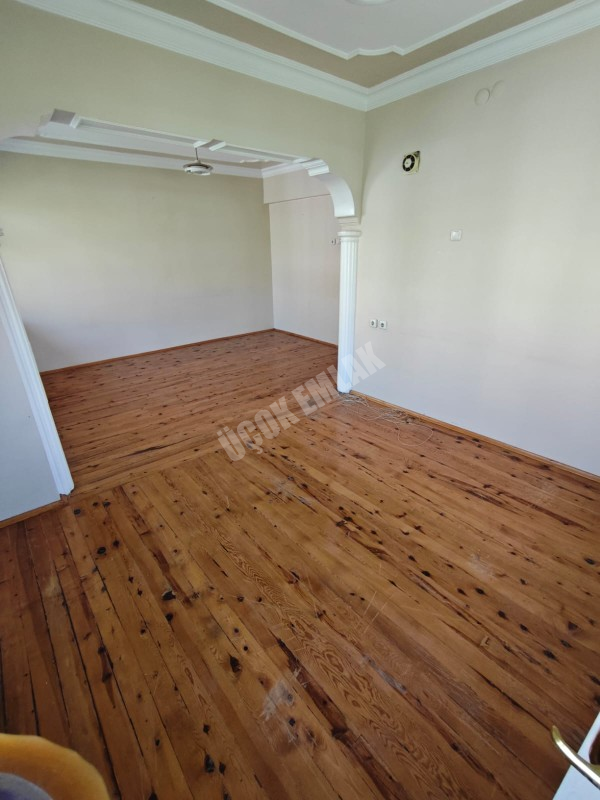 * AFYON ÜÇOK EMLAKTAN DERVİŞ PAŞA MAH 3+1 110M² TEMİZ BAKIMLI KİRALIK DAİRE *