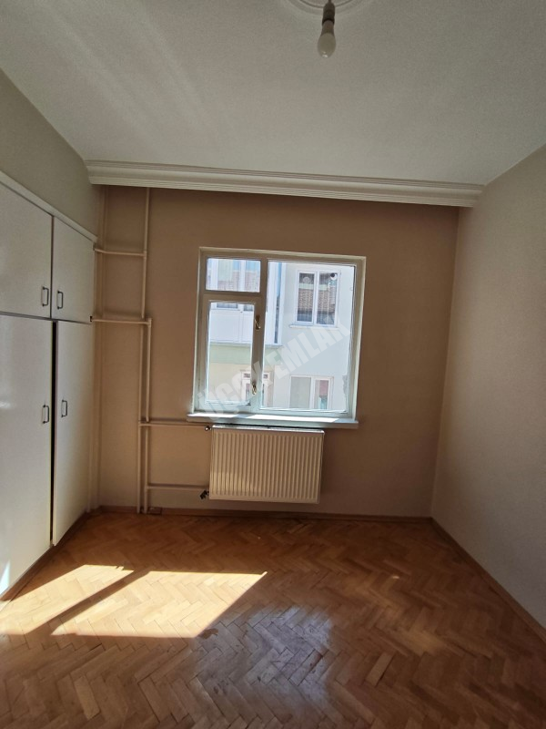 * AFYON ÜÇOK EMLAKTAN DERVİŞ PAŞA MAH 3+1 110M² TEMİZ BAKIMLI KİRALIK DAİRE *