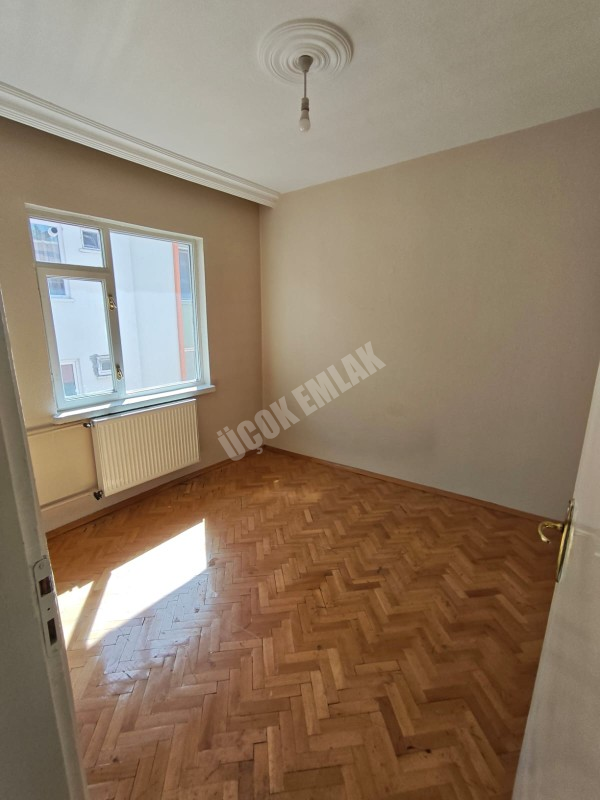 * AFYON ÜÇOK EMLAKTAN DERVİŞ PAŞA MAH 3+1 110M² TEMİZ BAKIMLI KİRALIK DAİRE *