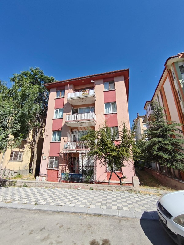 * AFYON ÜÇOK EMLAKTAN DERVİŞ PAŞA MAH 3+1 110M² TEMİZ BAKIMLI KİRALIK DAİRE *
