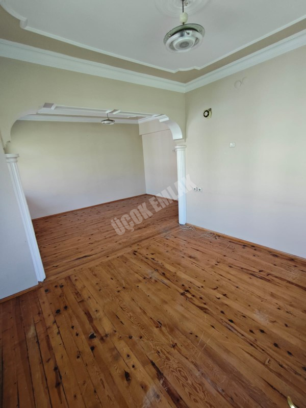 * AFYON ÜÇOK EMLAKTAN DERVİŞ PAŞA MAH 3+1 110M² TEMİZ BAKIMLI KİRALIK DAİRE *