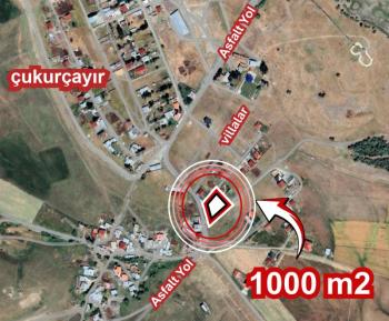 ÇUKURÇAYIR'DA VİLLALAR BÖLGESİNDE ASFALT YOLA CEPHELİ 1.000 M² PRESTİJLİ ARSA