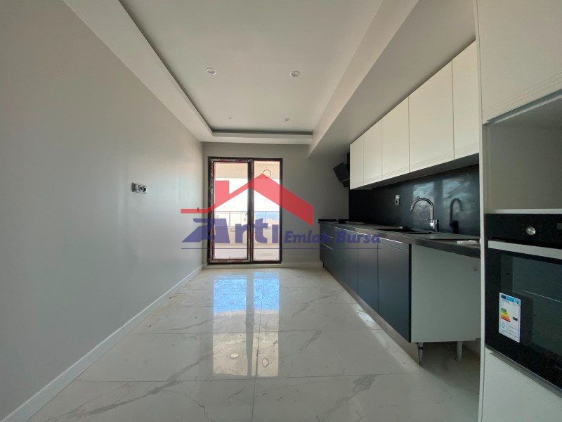 ARTI'DAN MUDANYA ÖMERBEY'DE SATILIK DENİZ MANZARALI 3+1 DAİRE