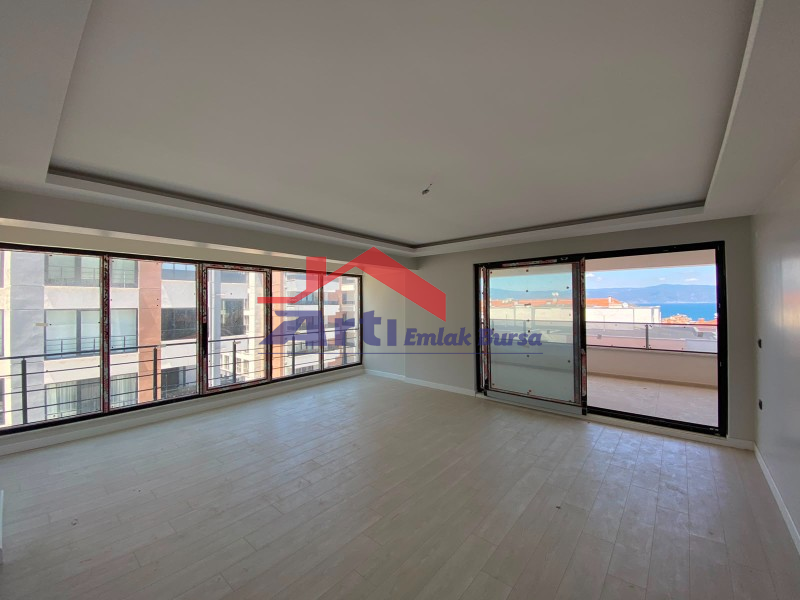 ARTI'DAN MUDANYA ÖMERBEY'DE SATILIK DENİZ MANZARALI 3+1 DAİRE